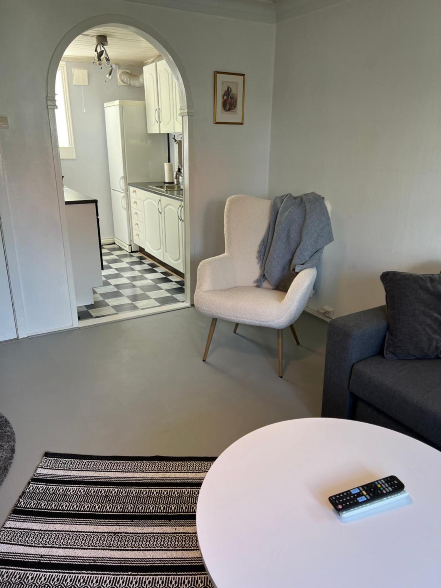 Lite Hus Med Egen Inngang - Sentral Beliggenhet Haugesund Exterior photo